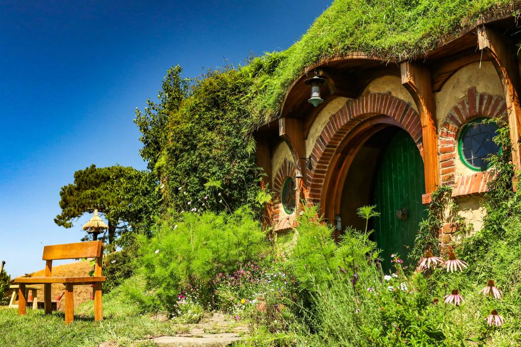 Hobbiton Movie Set